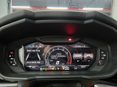 2024 Lamborghini URUS photo 3