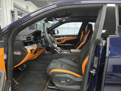 2024 Lamborghini URUS photo 7