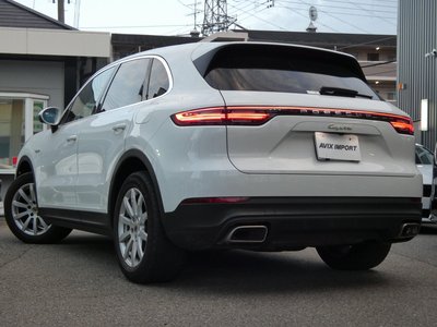 PORSCHE CAYENNE - 9