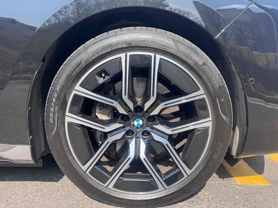 BMW I7 - 6
