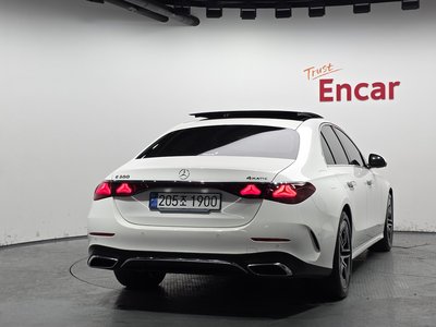 MERCEDES-BENZ E-CLASS - 3