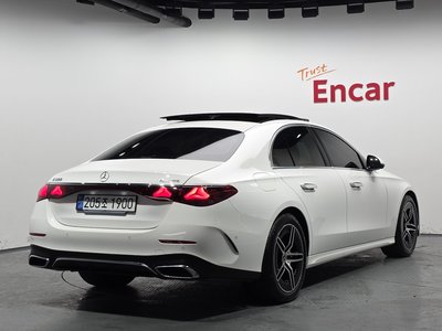 MERCEDES-BENZ E-CLASS - 4