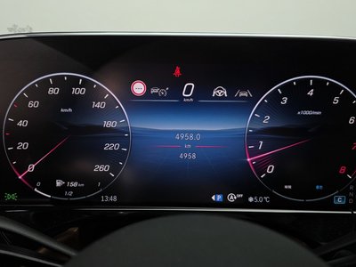 MERCEDES-BENZ E-CLASS - 8