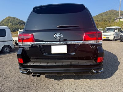 TOYOTA LAND CRUISER 200 - 9