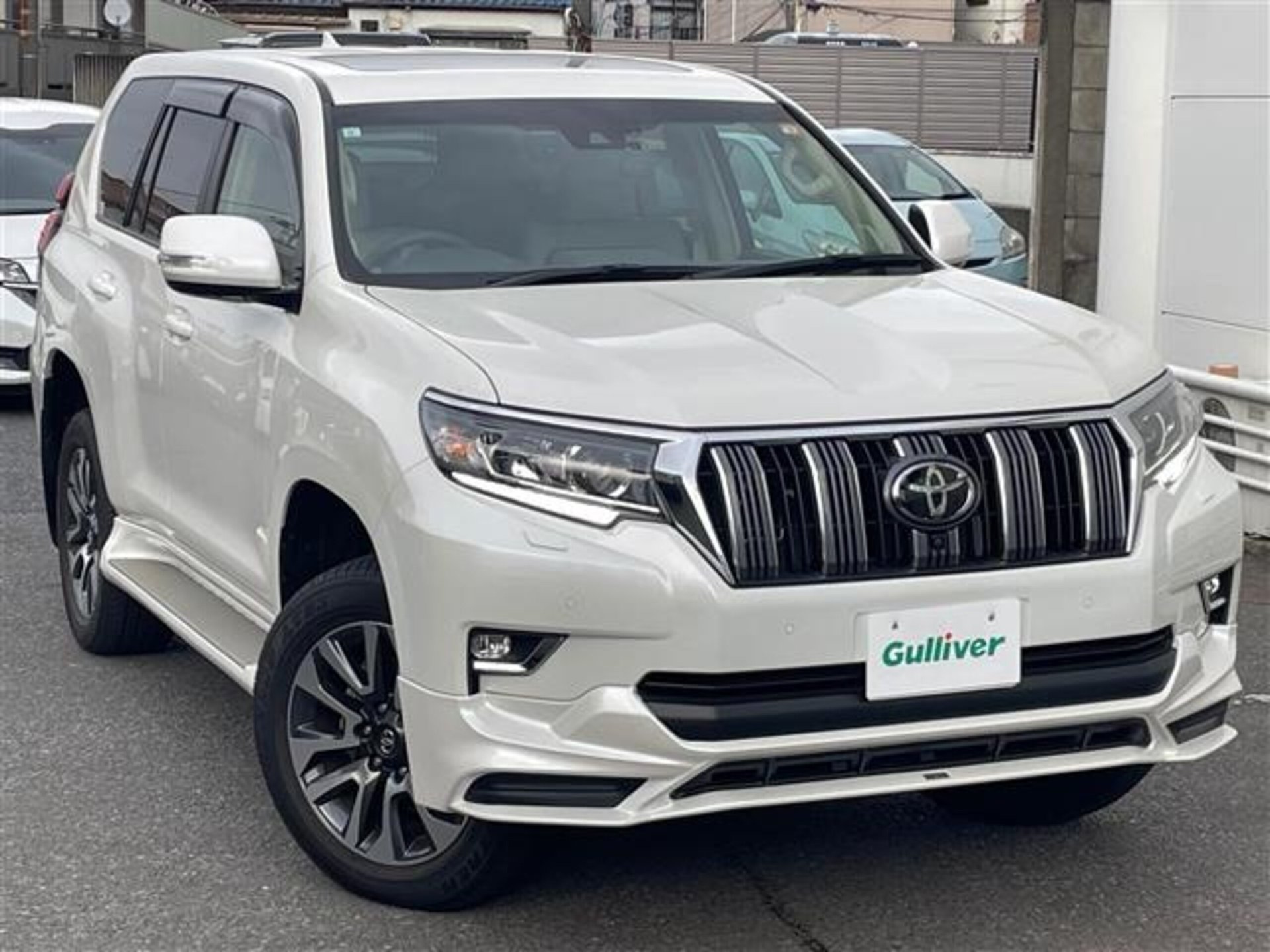 TOYOTA LAND CRUISER PRADO - View 1