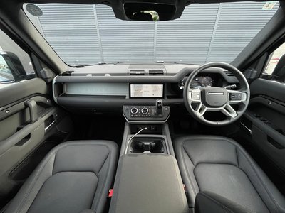 2023 LAND Rover DEFENDER — фото 5