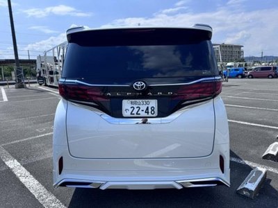 2025 Toyota ALPHARD photo 3