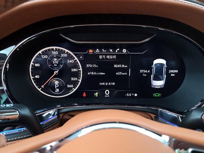 BENTLEY FLYING SPUR - 8