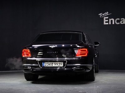 BENTLEY FLYING SPUR - 4