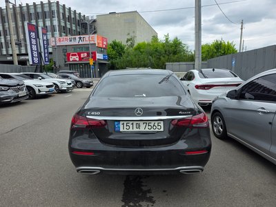 MERCEDES-BENZ E-CLASS - 2