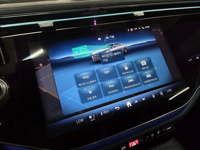 صورة مصغرة 11 لـ 2025 Mercedes-BENZ E-CLASS