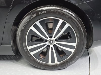 صورة 8 لـ 2023 Mercedes-BENZ EQE