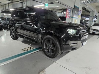 LAND ROVER DEFENDER - 4