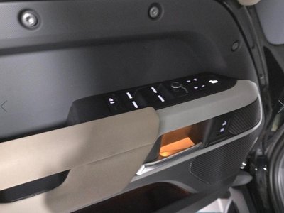 LAND ROVER DEFENDER - 5