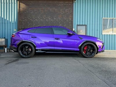LAMBORGHINI URUS - 10