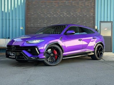 LAMBORGHINI URUS - 4