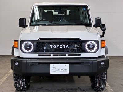 TOYOTA LAND CRUISER 70 - 3
