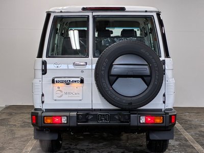 TOYOTA LAND CRUISER 70 - 7