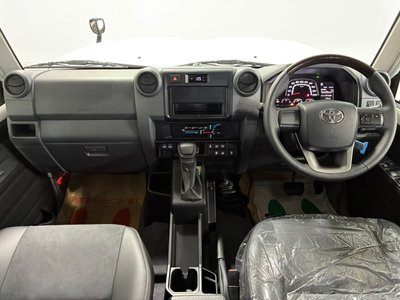 TOYOTA LAND CRUISER 70 - 2