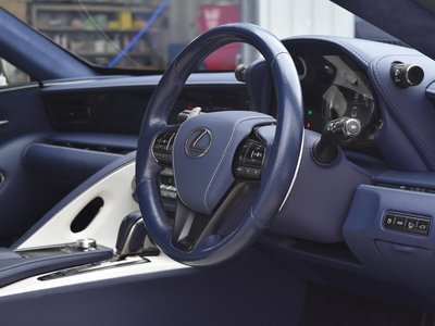 صورة 2 لـ 2018 Lexus LC
