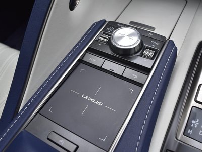 2018 Lexus LC thumbnail 39