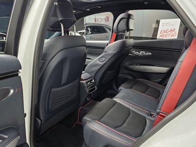 2021 Genesis GV70 — миниатюра 18