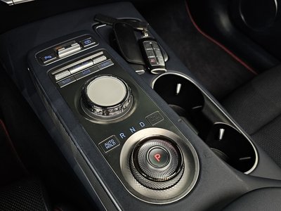 2021 Genesis GV70 — миниатюра 12