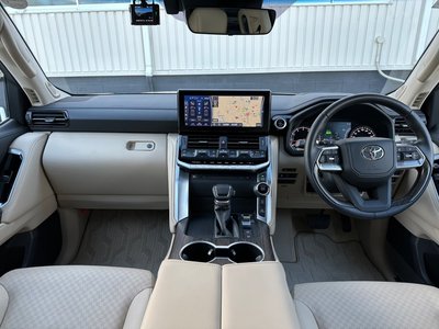 TOYOTA LAND CRUISER 300 - 2