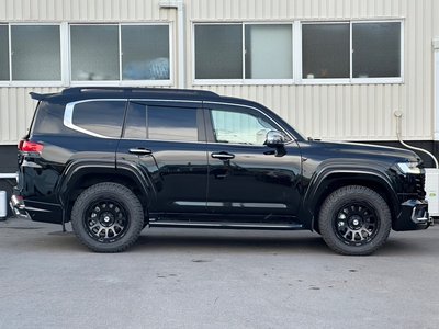 TOYOTA LAND CRUISER 300 - 6