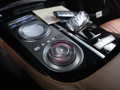 GENESIS G80 (RG3) - 9