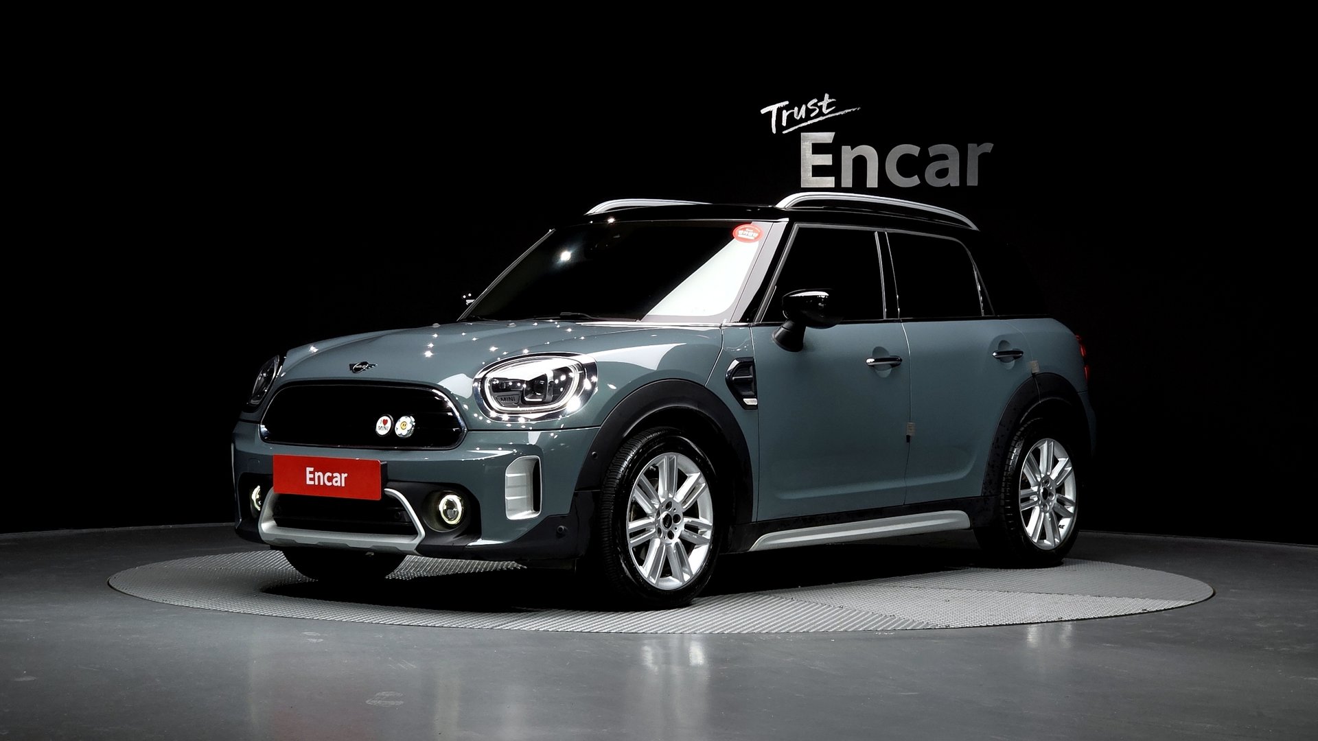 MINI COOPER COUNTRYMAN - View 1