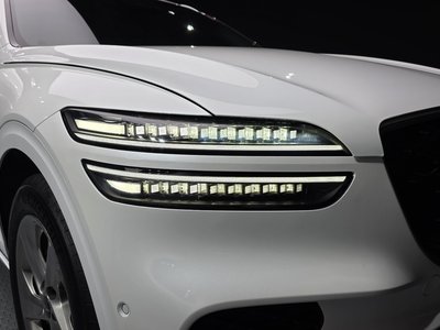 صورة 9 لـ 2024 Genesis GV70