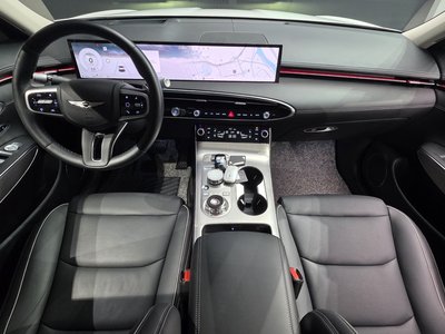 صورة 5 لـ 2024 Genesis GV70