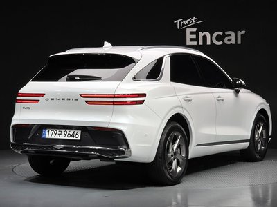 صورة 3 لـ 2024 Genesis GV70
