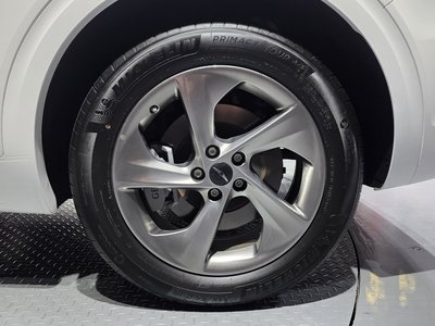 صورة 8 لـ 2024 Genesis GV70