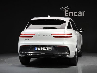 صورة 4 لـ 2024 Genesis GV70
