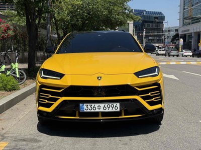 2019 Lamborghini URUS photo 6