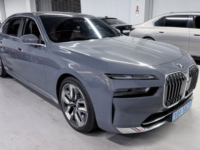 BMW I7 - 2