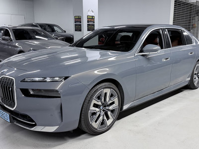 BMW I7 - 4