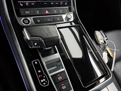 AUDI Q7 - 9
