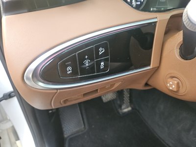 2021 Genesis GV70 — миниатюра 14