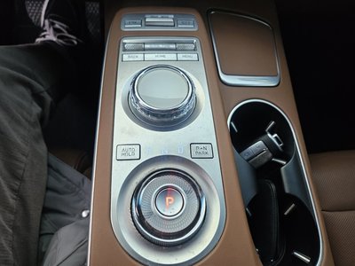2021 Genesis GV70 — миниатюра 11