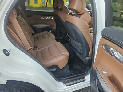 2021 Genesis GV70 — миниатюра 17