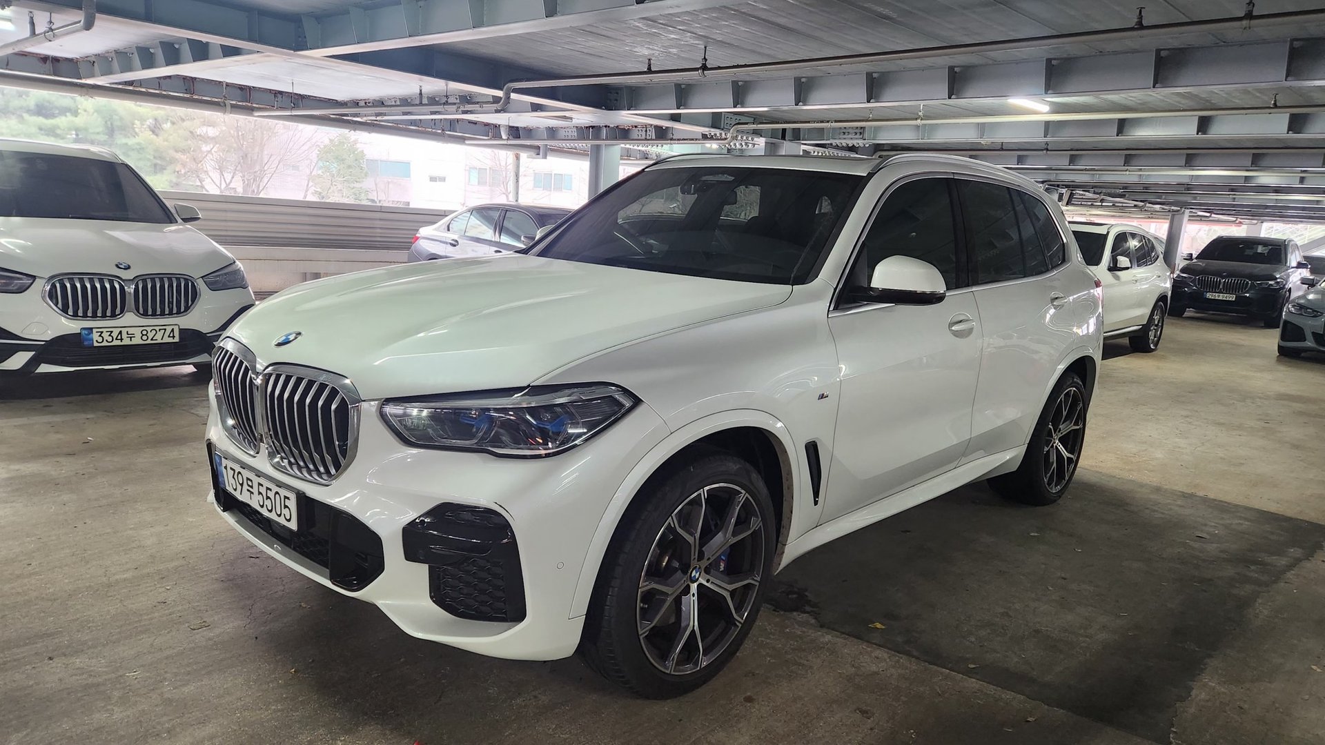 BMW X5 - View 1