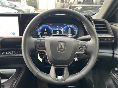 TOYOTA CROWN SPORT - 2