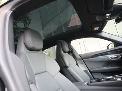 2025 AUDI E-TRON GT QUATTRO 缩略图 17