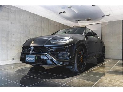LAMBORGHINI URUS - 1