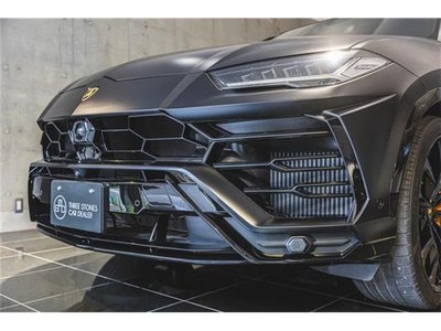 LAMBORGHINI URUS - 10
