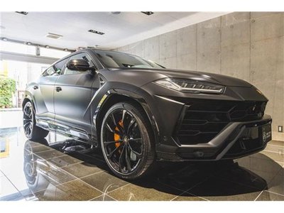LAMBORGHINI URUS - 9