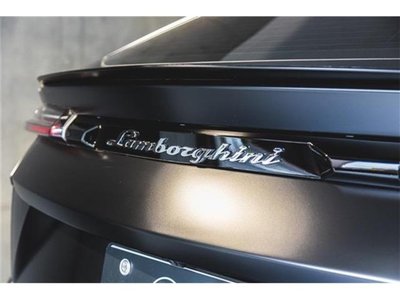 LAMBORGHINI URUS - 7